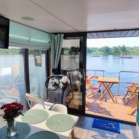 شقة Houseboat Water Boy Apartament Plywajacy Dom Na Wodzie Lodz فروتسواف المظهر الخارجي الصورة