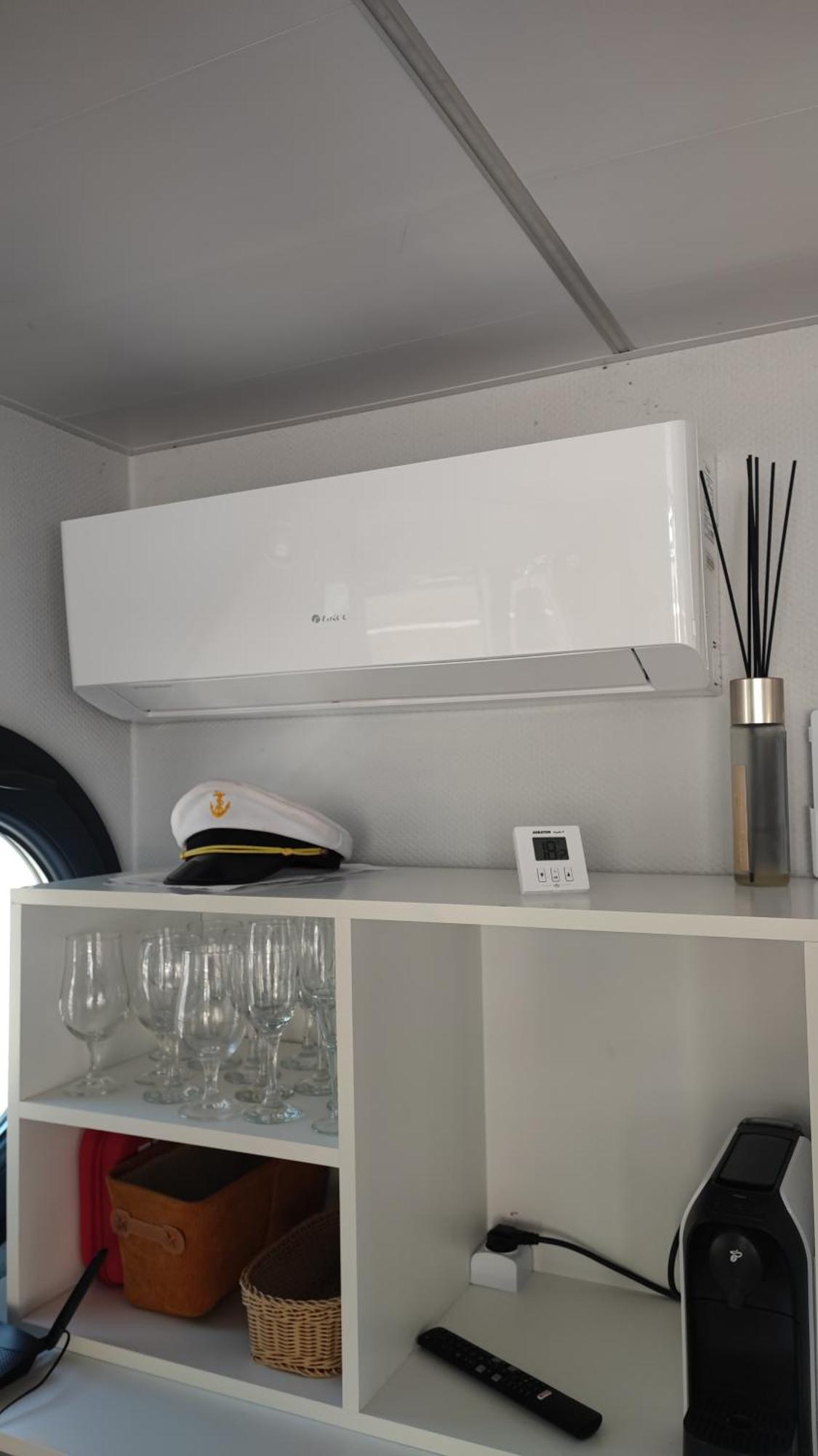 شقة Houseboat Water Boy Apartament Plywajacy Dom Na Wodzie Lodz فروتسواف المظهر الخارجي الصورة