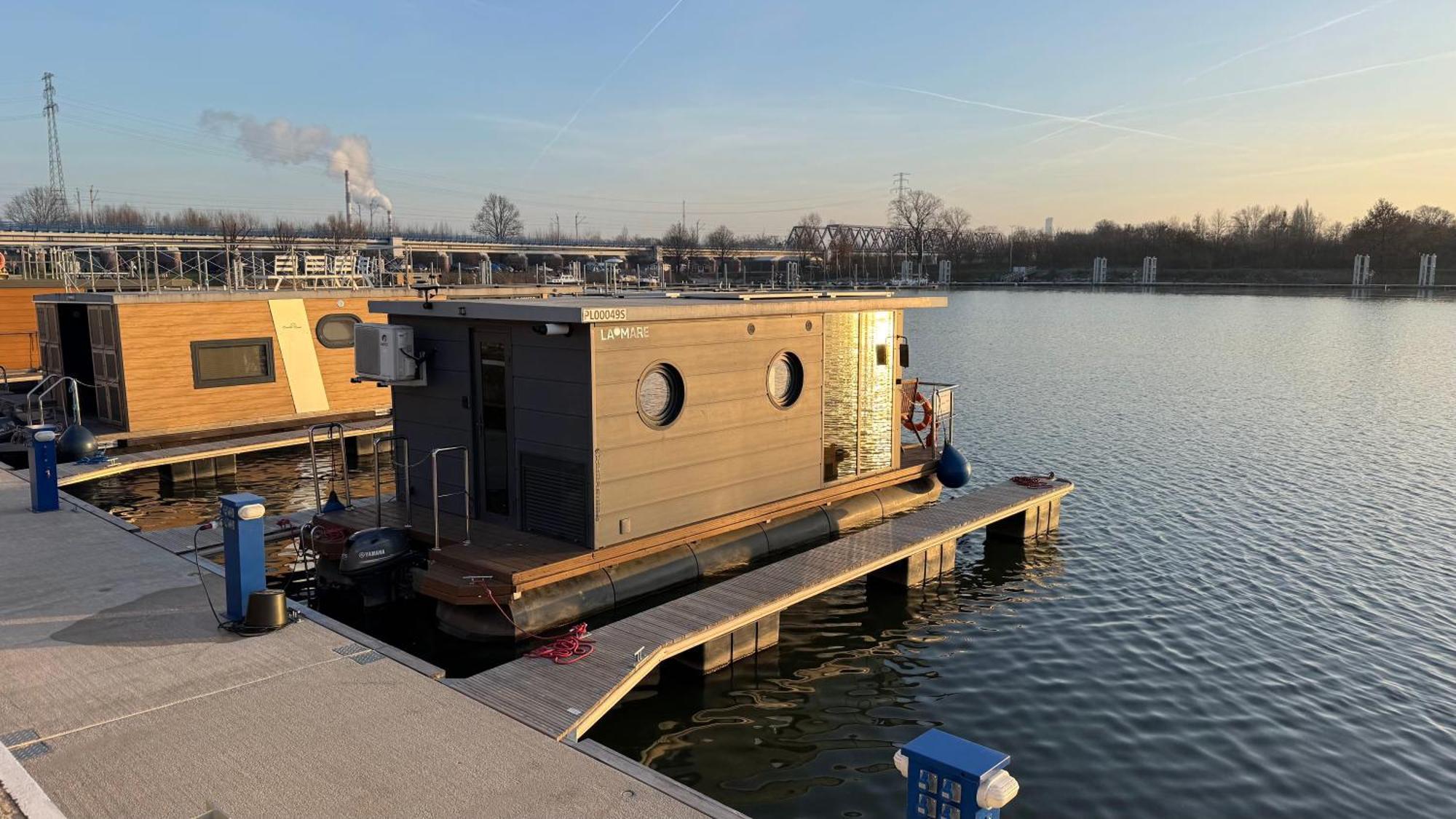 شقة Houseboat Water Boy Apartament Plywajacy Dom Na Wodzie Lodz فروتسواف المظهر الخارجي الصورة