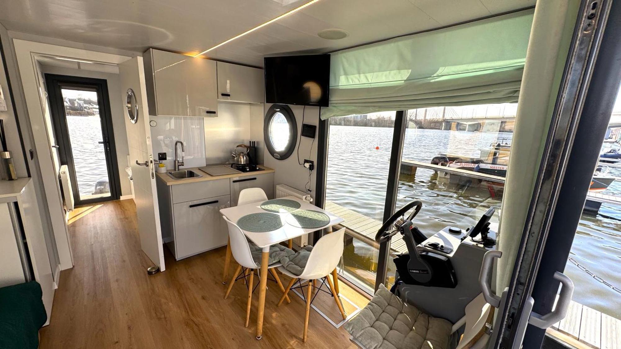 شقة Houseboat Water Boy Apartament Plywajacy Dom Na Wodzie Lodz فروتسواف المظهر الخارجي الصورة