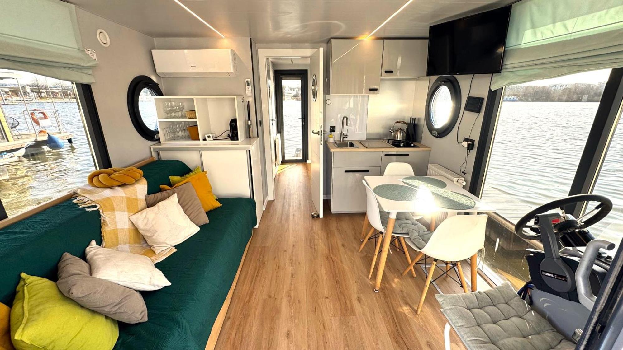 شقة Houseboat Water Boy Apartament Plywajacy Dom Na Wodzie Lodz فروتسواف المظهر الخارجي الصورة